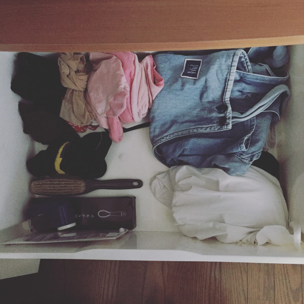 リクエストにお応えして ズボラミニマリストの洋服収納方法 全部見せます ミニマリストな転勤妻